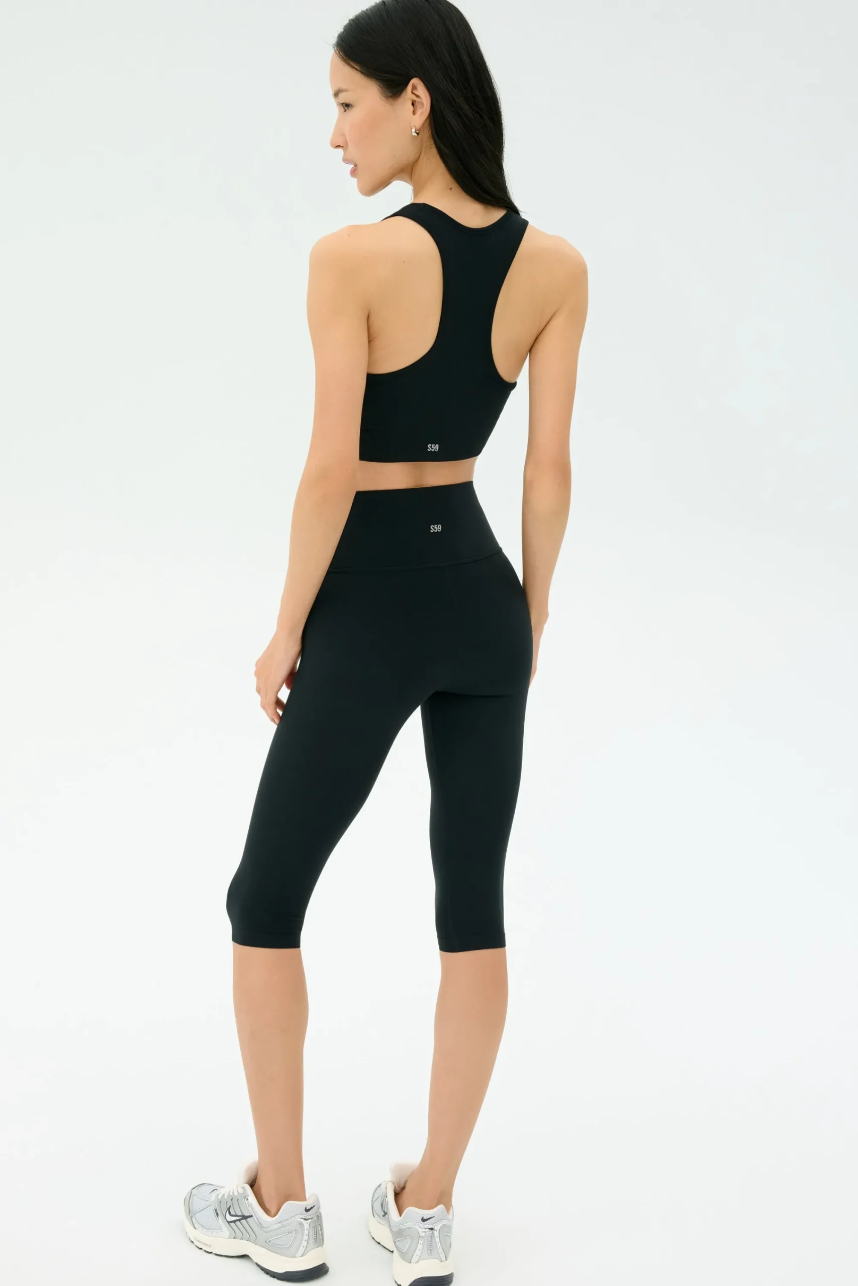 Fashion Airweight High Waist 16" Capri Legging Leggings